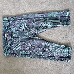 Under Armour workout leggings - size L